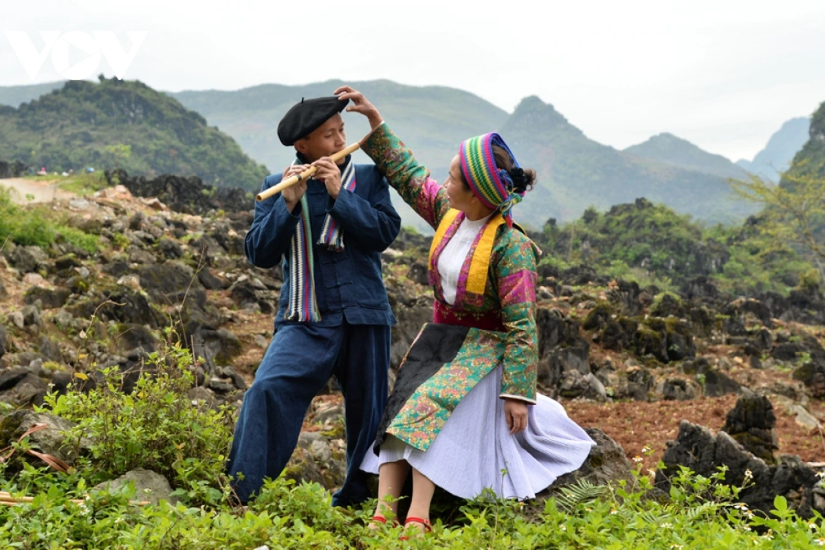 Overview of Khau Vai Love Market in Ha Giang, Vietnam with ethnic people in traditional clothes